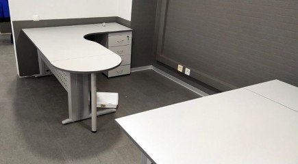 Компьютерные столы с тумбами